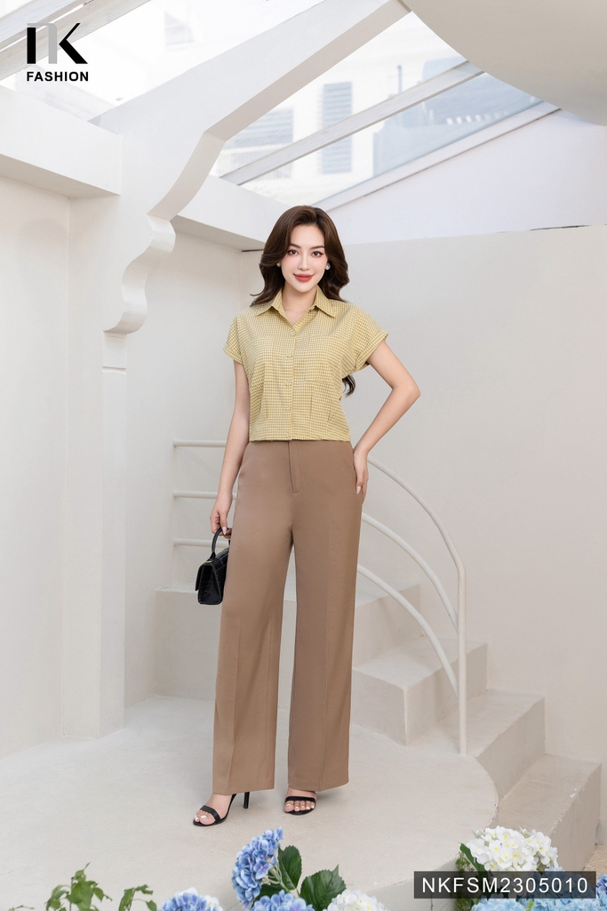 Áo Sơ Mi Cộc Tay Cổ Đức Kẻ Bo Đai Cúc Bọc NKFSM2305010