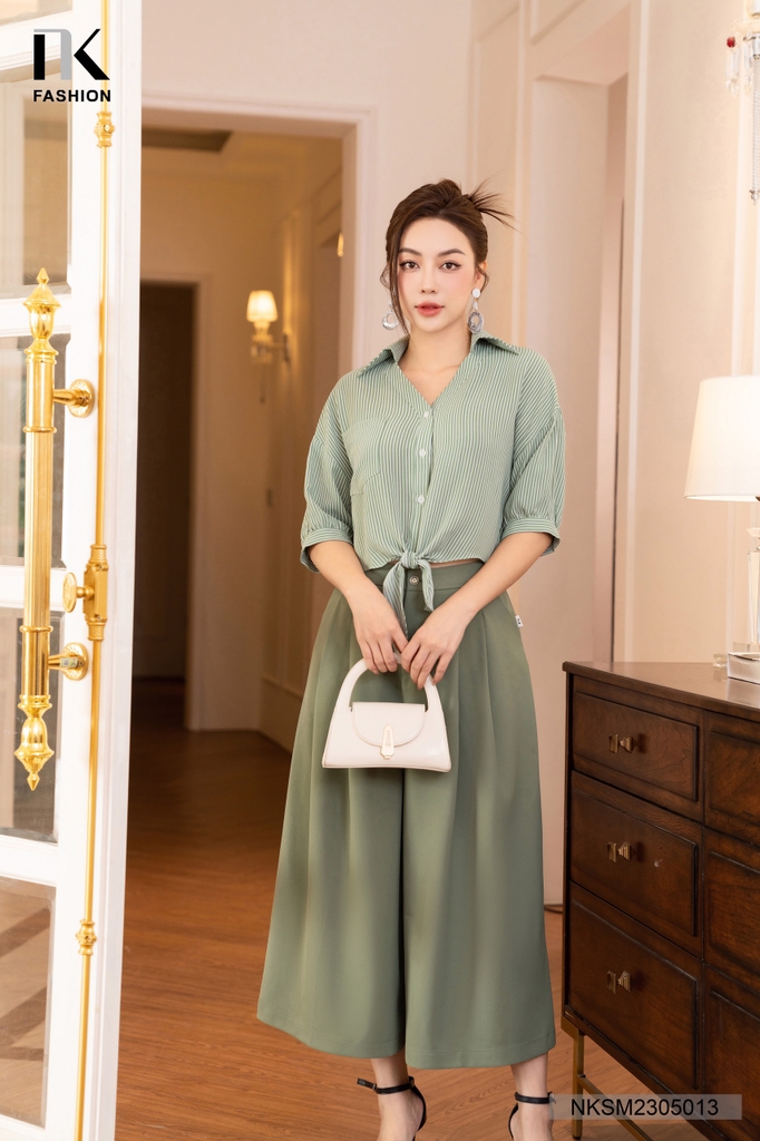 Áo Sơ Mi Buộc Gấu Cổ Đức NKSM2305013