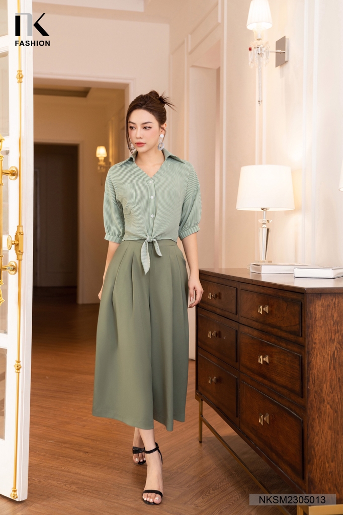 Áo Sơ Mi Buộc Gấu Cổ Đức NKSM2305013