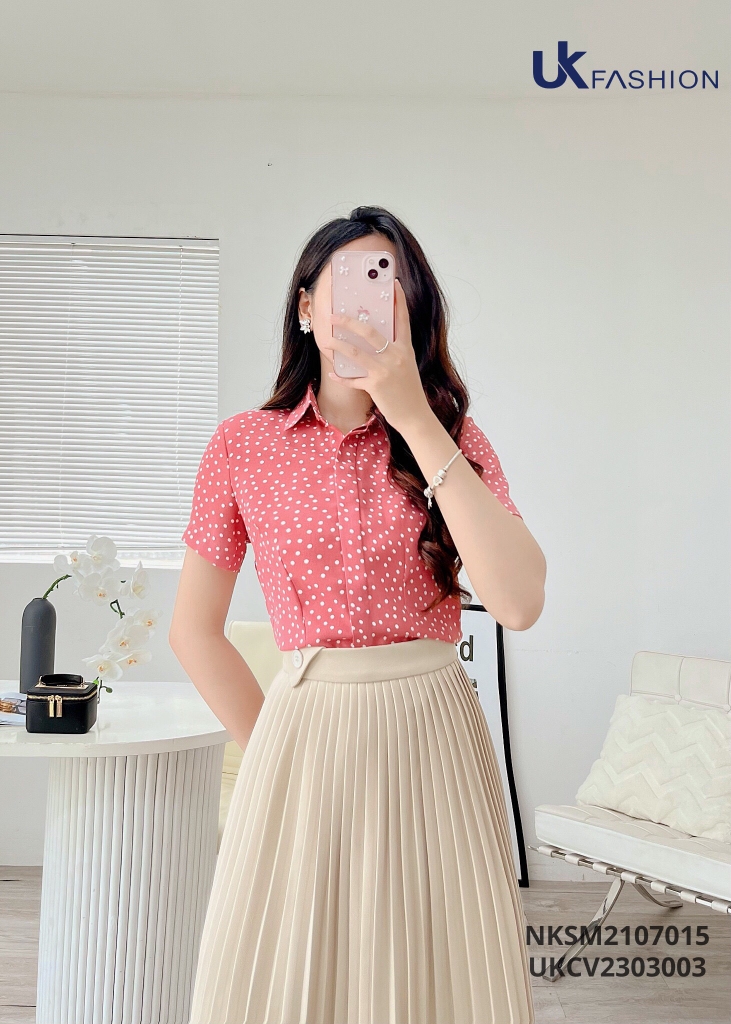 Áo Sơ Mi Cộc Tay Cổ Đức Chấm Bi NKSM2107015