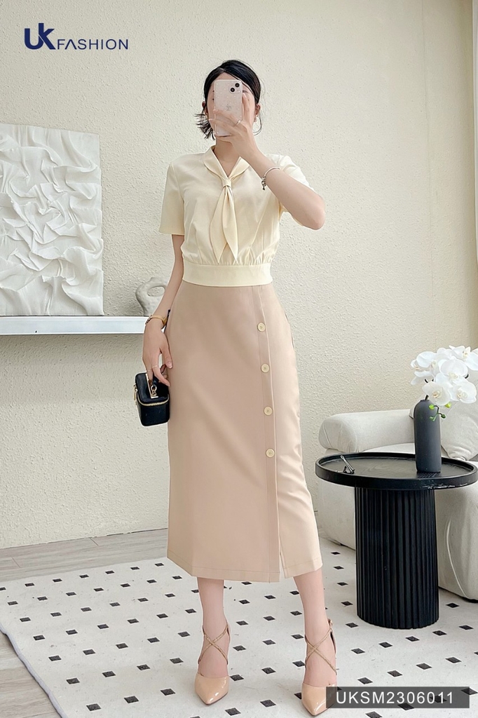 Áo Sơ Mi Bo Gấu Vạt Cổ UK Fashion Chất Lụa Cao Cấp, Mềm Mát UKSM2306011