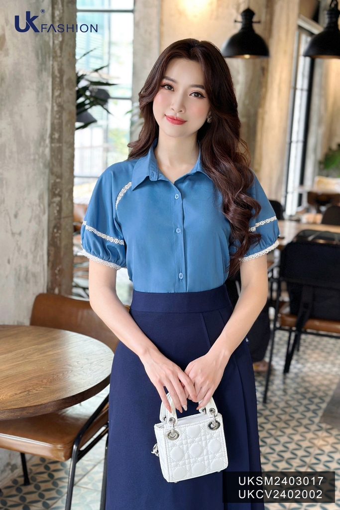 UK Fashion Áo Sơ Mi Raglan Cổ Đức Phối Ren Nhẹ Nhàng, Nữ Tính UKSM2403017