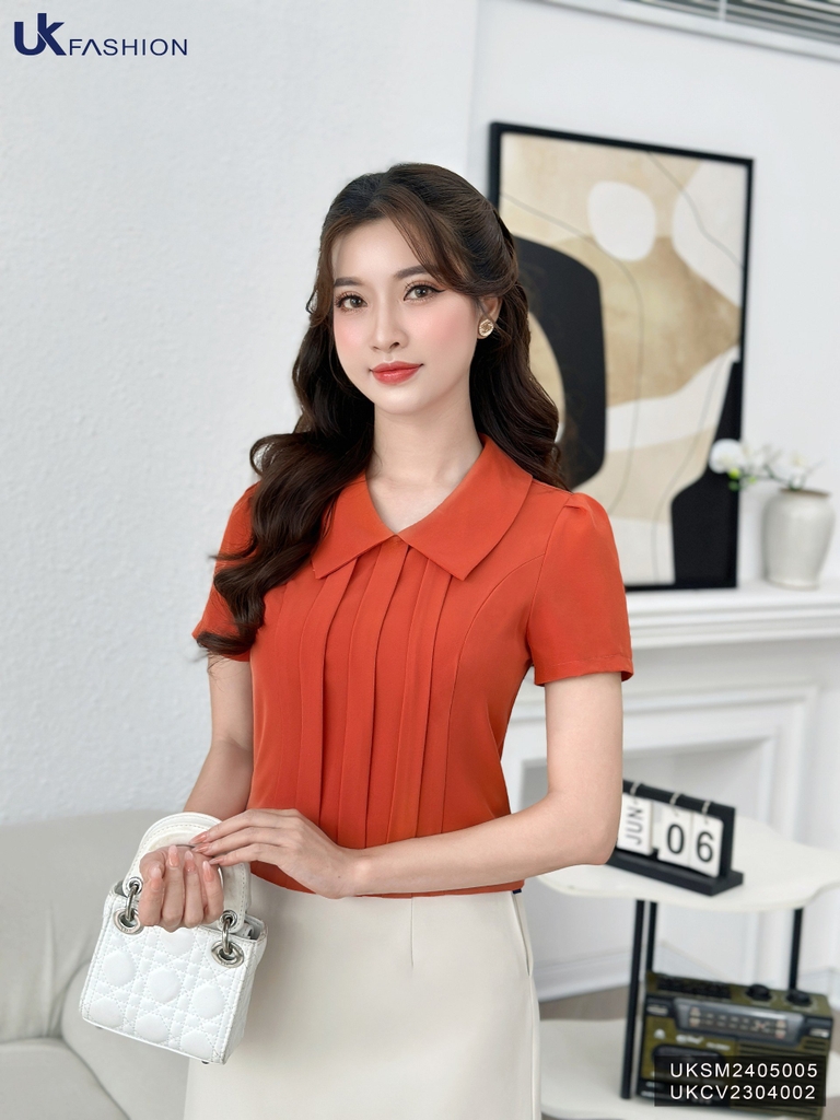 Sơ mi cổ sen vai bồng ly dọc thân, duyên dáng, nữ tính UKSM2405005