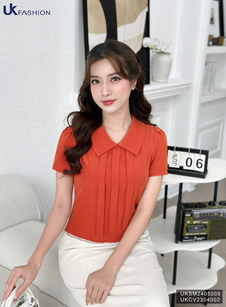 Sơ mi cổ sen vai bồng ly dọc thân, duyên dáng, nữ tính UKSM2405005