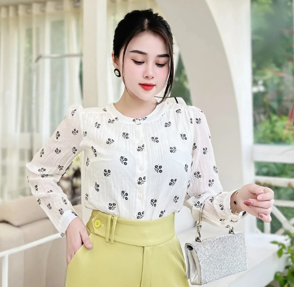 Áo Sơ Mi Tơ Hoa Nẹp Cổ Tròn NK Fashion Dịu Dàng, Nữ Tính UKFSM2310003