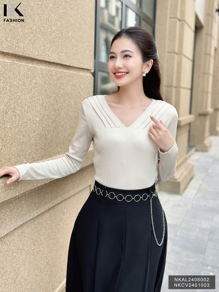 ÁO LEN DÀI TAY CỔ V XẾP LY THỜI TRANG NK FASHION NKAL2406002