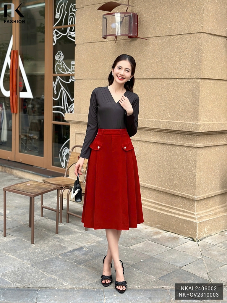 ÁO LEN DÀI TAY CỔ V XẾP LY THỜI TRANG NK FASHION NKAL2406002