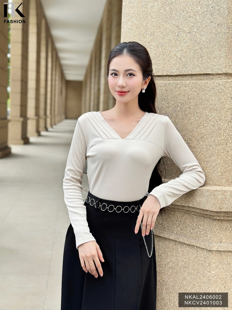 ÁO LEN DÀI TAY CỔ V XẾP LY THỜI TRANG NK FASHION NKAL2406002