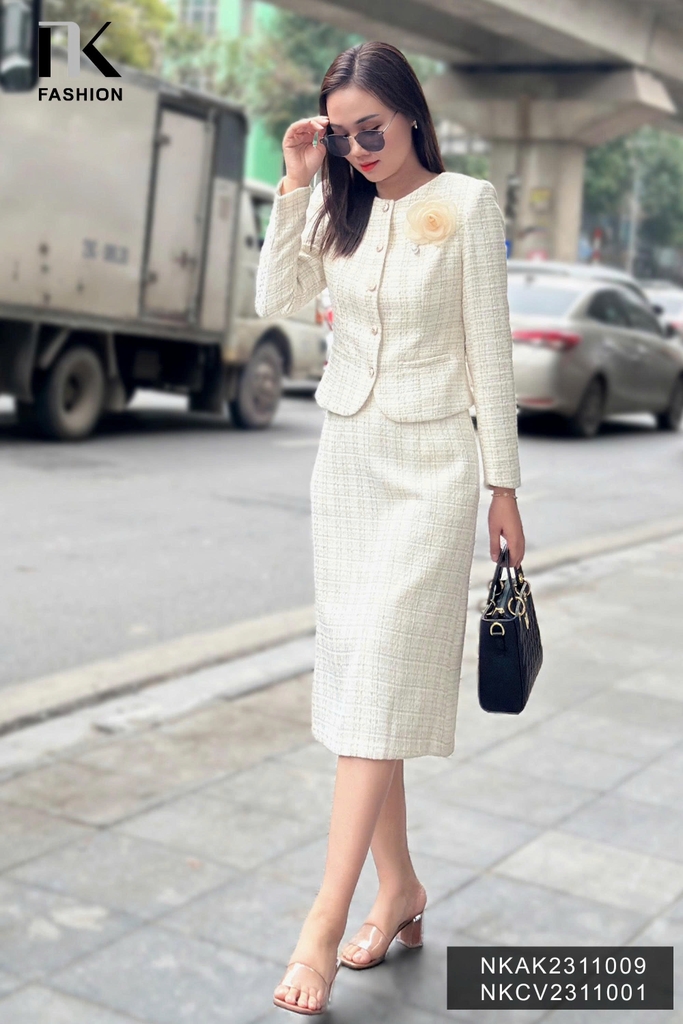 Áo Khoác Dạ Text Cổ Trơn, Sang Trọng, Thanh Lịch NKAK2311009