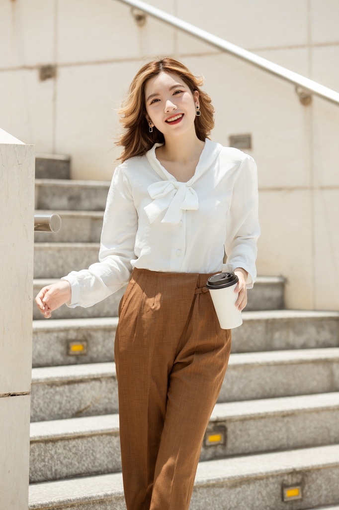 Set Áo Sơ Mi Cổ Lọ Và Chân Váy Cách Điệu  Xưởng may  Chuyên bỏ sỉ quần áo  quần áo giá sỉ Bán buôn quần áo Thời trang toàn quốc