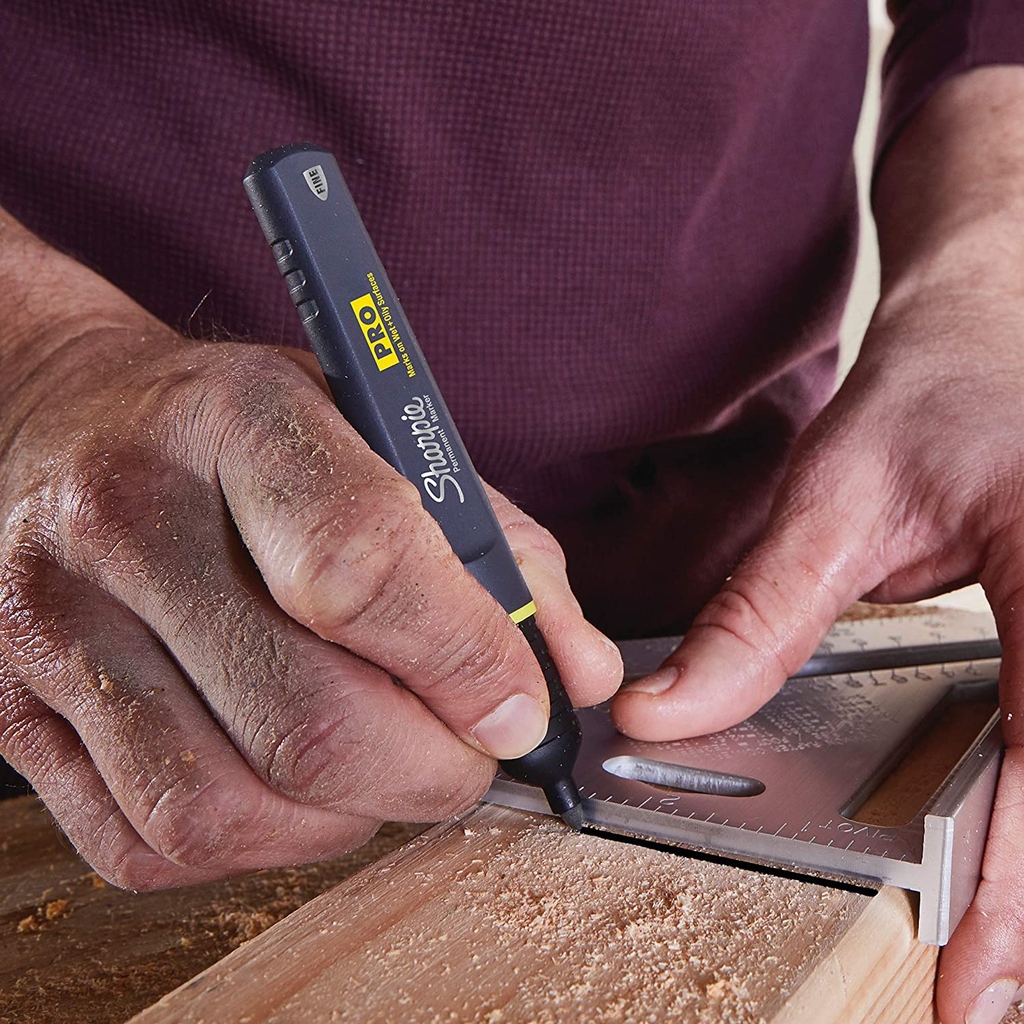 Bút lông dầu mực không xóa được Sharpie Pro Chisel