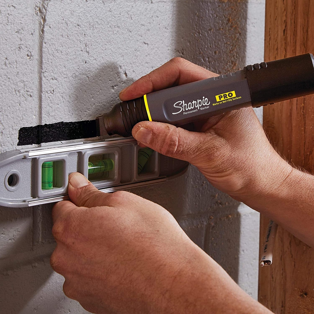 Bút lông dầu mực không xóa được Sharpie Pro Chisel