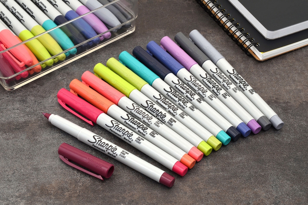 Bút lông dầu ngòi kim Sharpie Ultra Fine 0.5mm - Màu Tím (Purple)