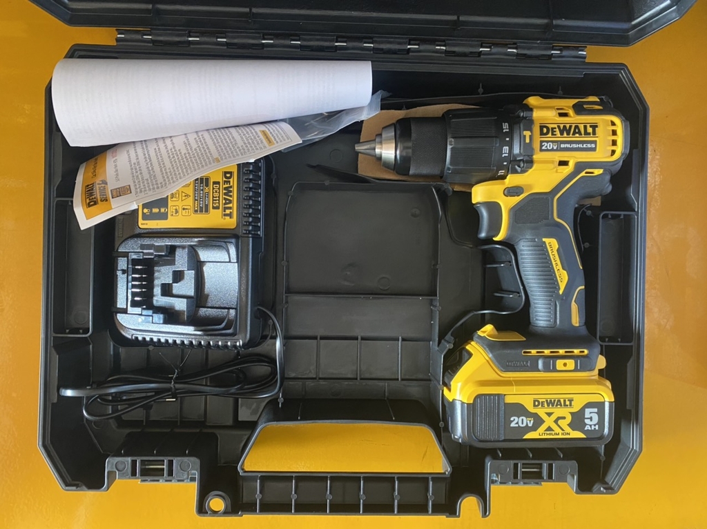 Máy khoan dùng pin 20V Max Dewalt DCD709P1