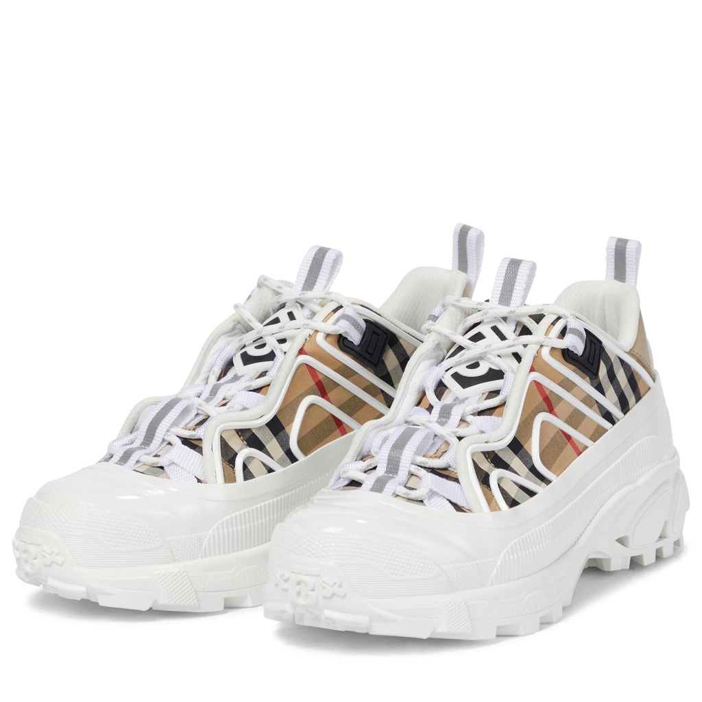 Burberry Chunky Sneaker Layer 'Cổ Điển'