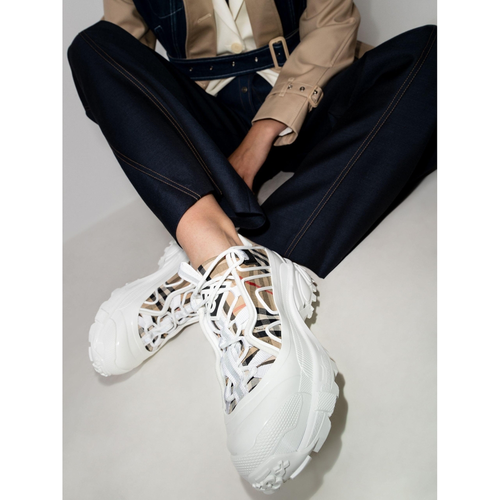Burberry Chunky Sneaker Layer 'Cổ Điển'
