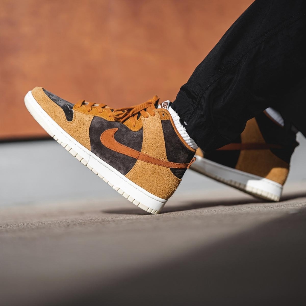 dark curry dunk stockx