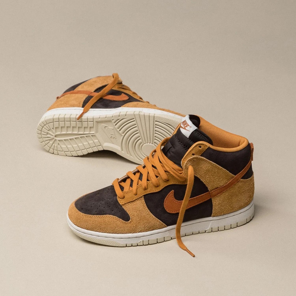 dunk high dark curry stock x