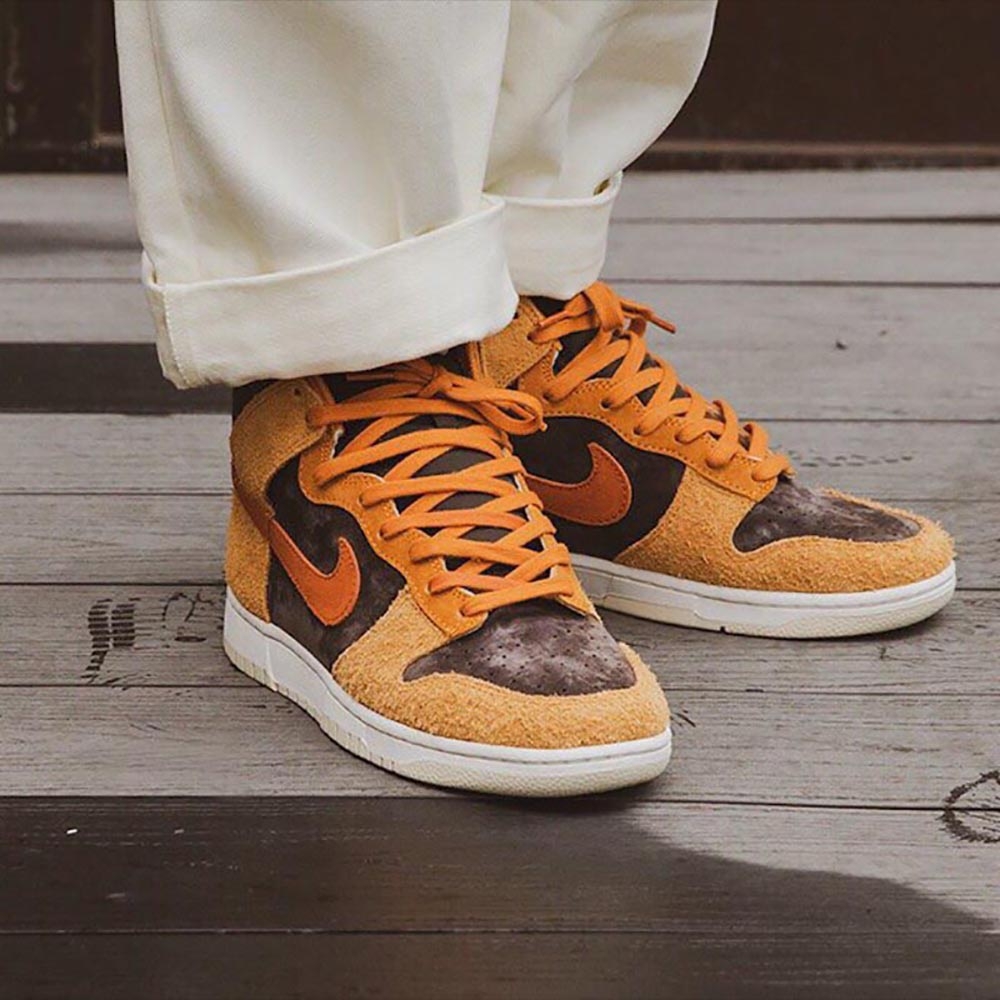 dunk high dark curry resell price