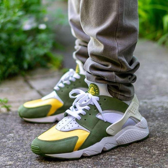 stussy  NIKE HUARACHE LE DARK OLIVE