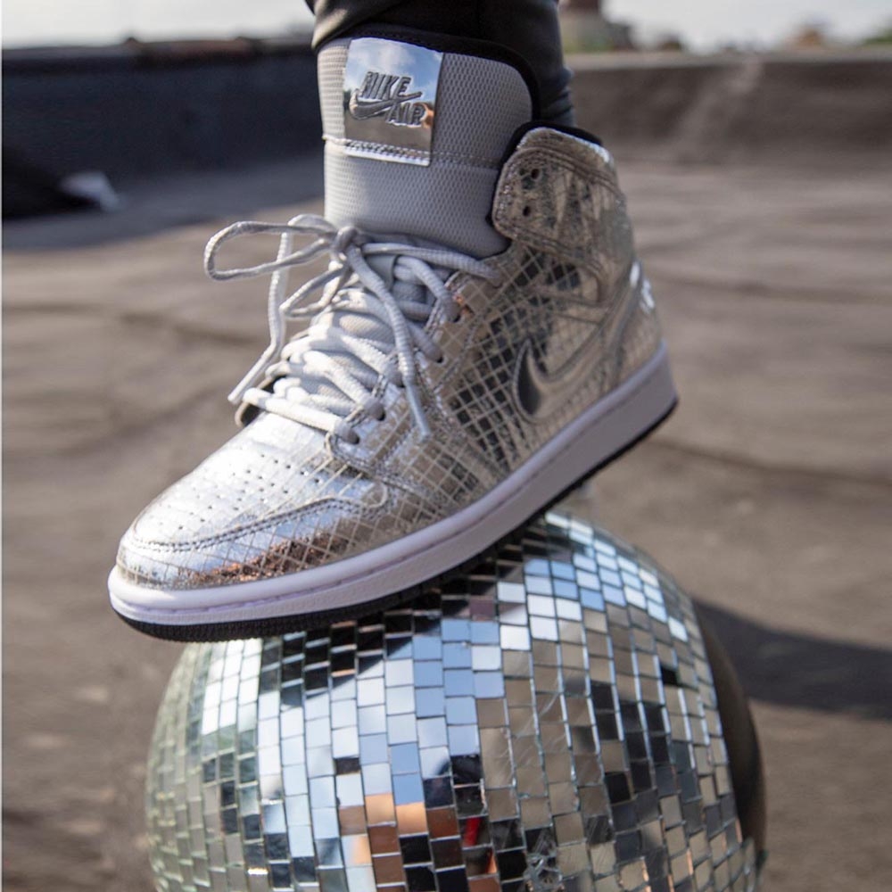 Jordan 1 Mid 'Disco Ball' | Duyet Fashion