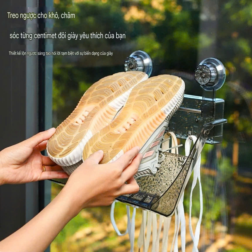 Giá phơi giày dép ở ban công