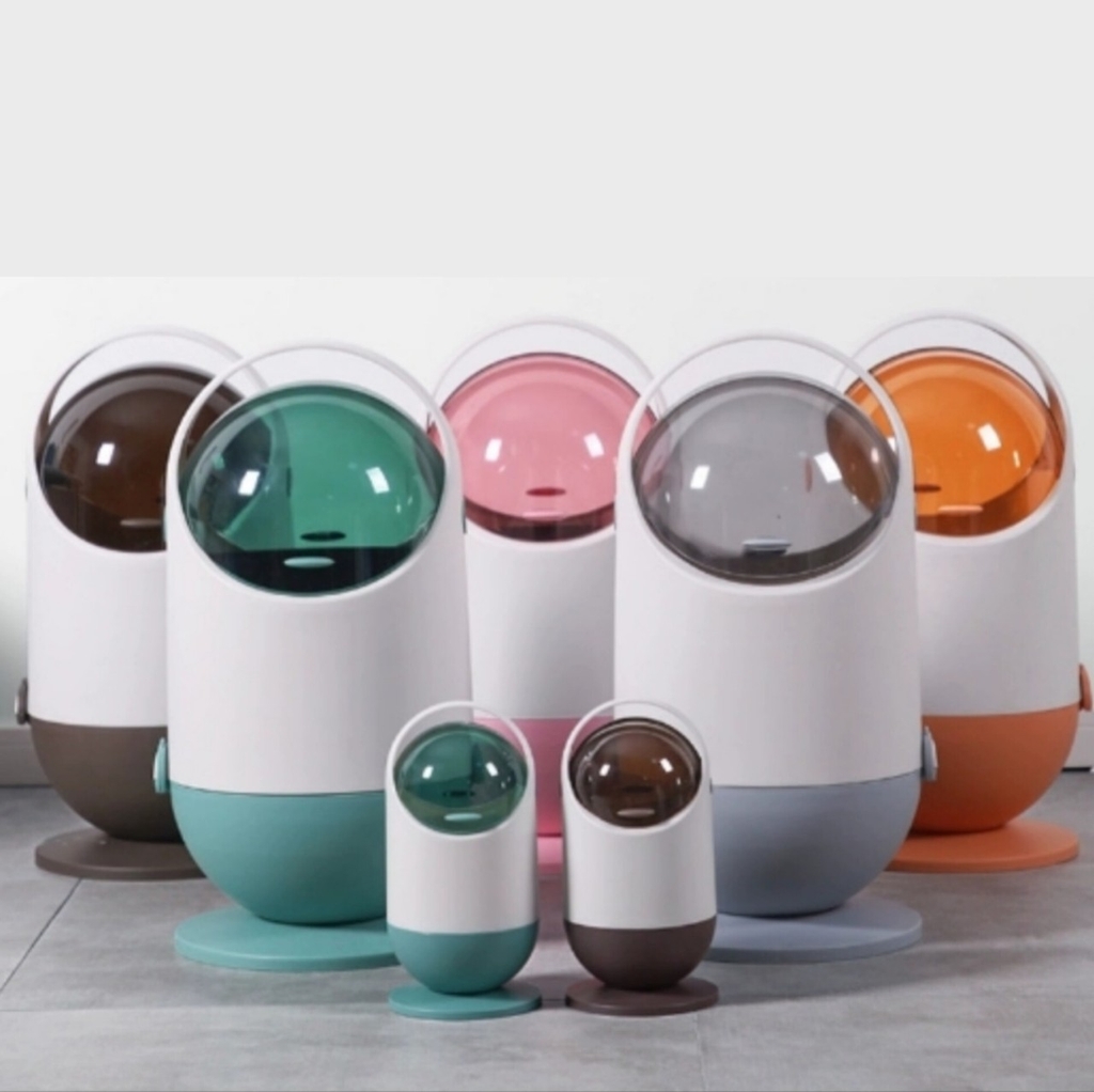 Thùng rác kiểu dáng phi hành gia