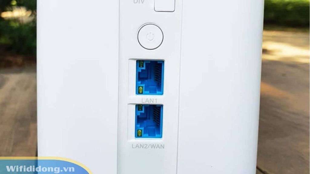 Huawei H112-372 có 1 cổng Gigabit WAN/LAN và 1 cổng Gigabit LAN