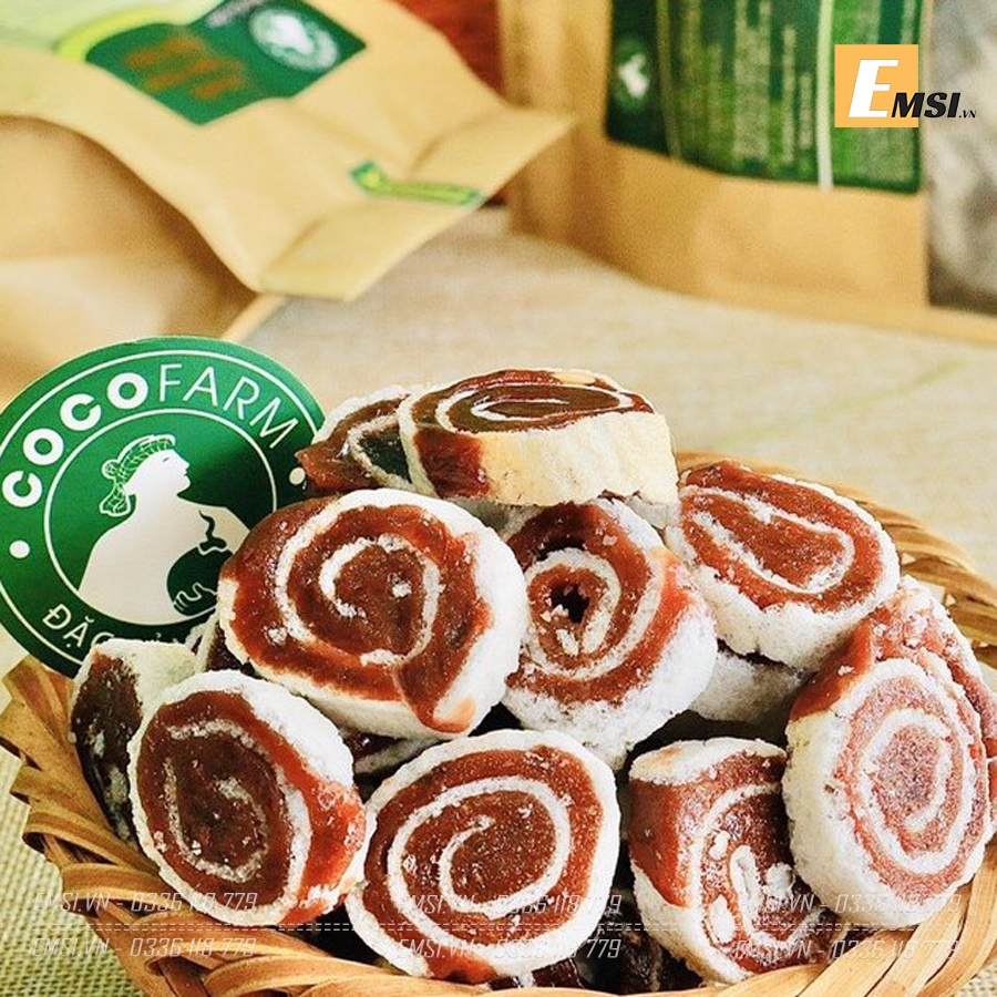 Đặc sản: Kẹo chuối cuộn bánh tráng Cocofarm