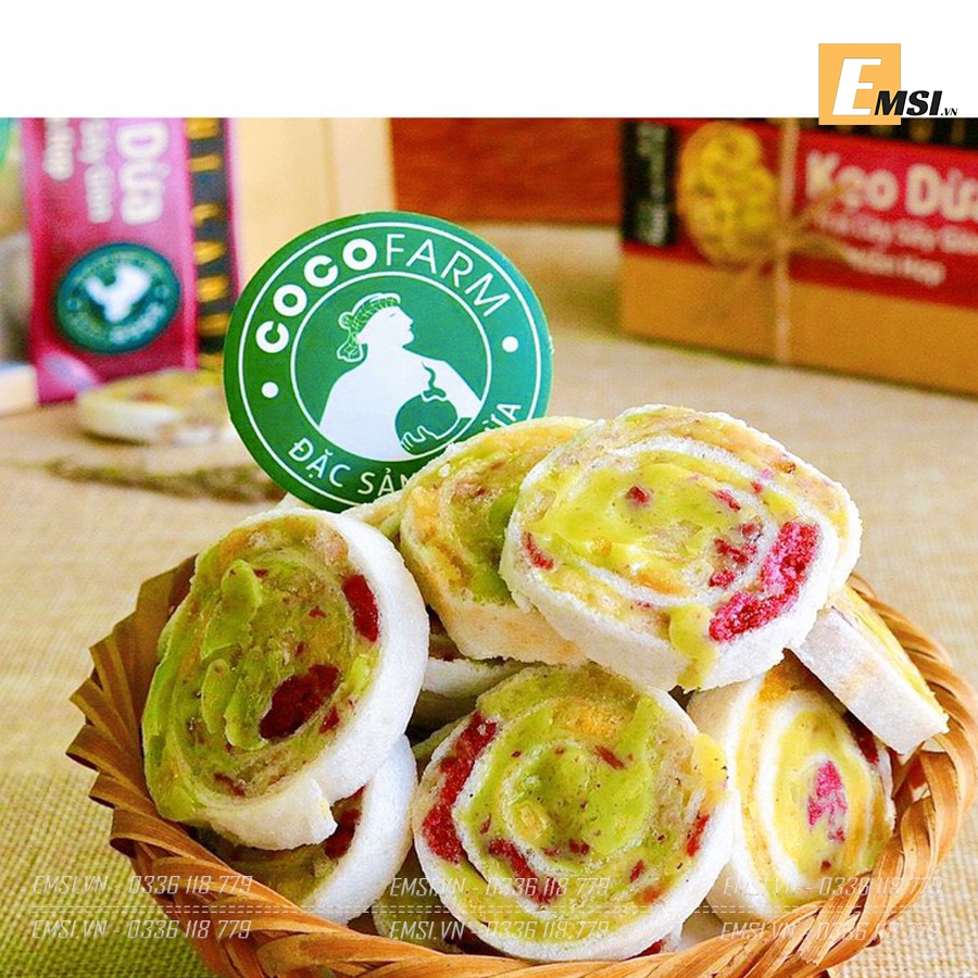 Đặc sản: Kẹo dừa trái cây sấy giòn cuộn bánh tráng Cocofarm