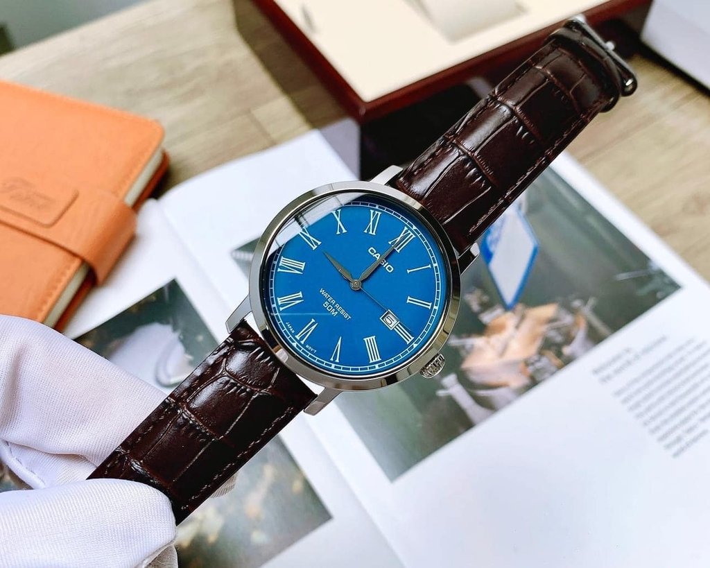 Đồng hồ Casio Nam MTP-E149L-2BVDF - Kích thước vỏ : 47×40×9,5mm - Mặt kính khoáng