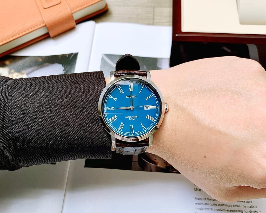 Đồng hồ Casio Nam MTP-E149L-2BVDF - Kích thước vỏ : 47×40×9,5mm - Mặt kính khoáng