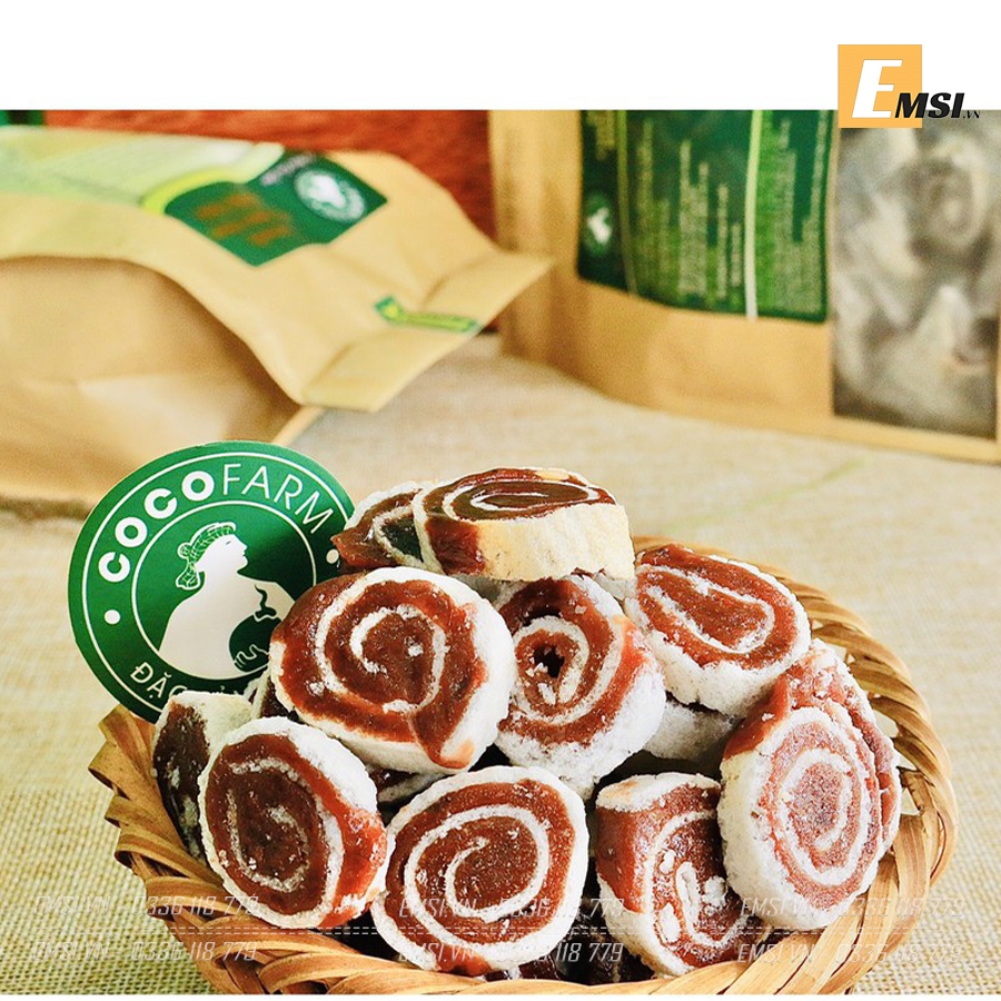 Đặc sản: Kẹo chuối cuộn bánh tráng Cocofarm