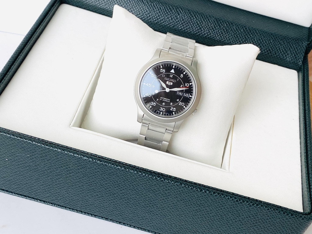 Seiko SNK809K1 - Đồng Hồ Nam - Máy Cơ / Automatic - Size Mặt 37mm - Hardlex Crystal EMSI.VN