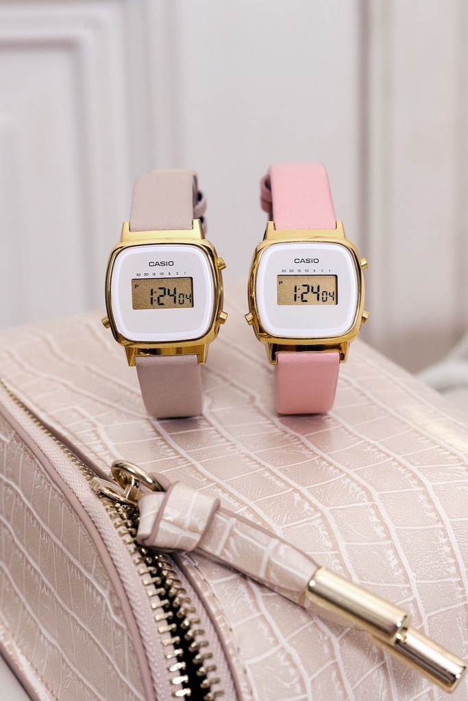 LA670WEFL-4A2EF | CASIO Vintage | Watches | Products