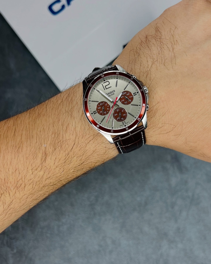 Đồng Hồ Nam Dây Da Casio MTP-1374L-7A1VDF (43mm) - Nâu Đen - Emsi.vn