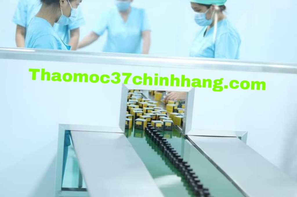 COMBO 2 LỌ NƯỚC HOA VÙNG KÍN THẢO MỘC 37 TẶNG 1 DUNG DỊCH VỆ SINH THẢO MỘC 37