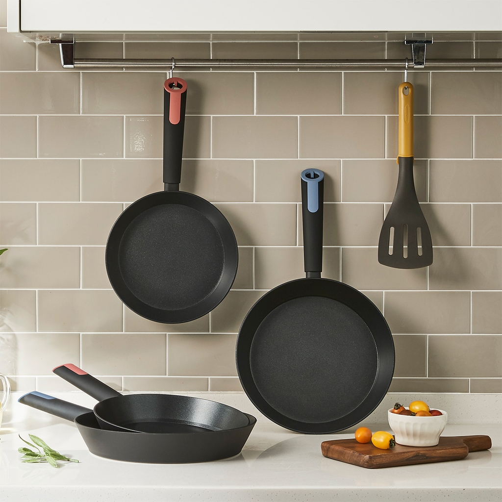 Chảo Chống Dính Index LocknLock 22cm CAF2205 và 26cm CAF2605 - Hàng Chính Hãng, Dùng được bếp từ có tay cầm