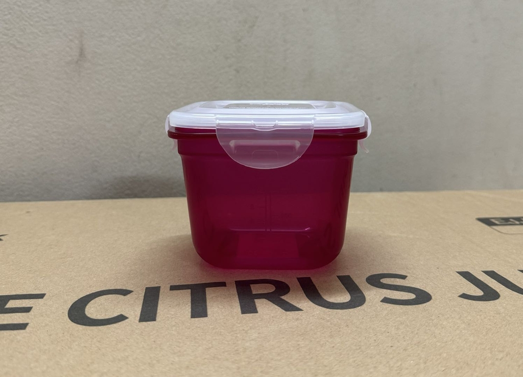 Hộp nhựa bảo quản thực phẩm LocknLock HSM8220