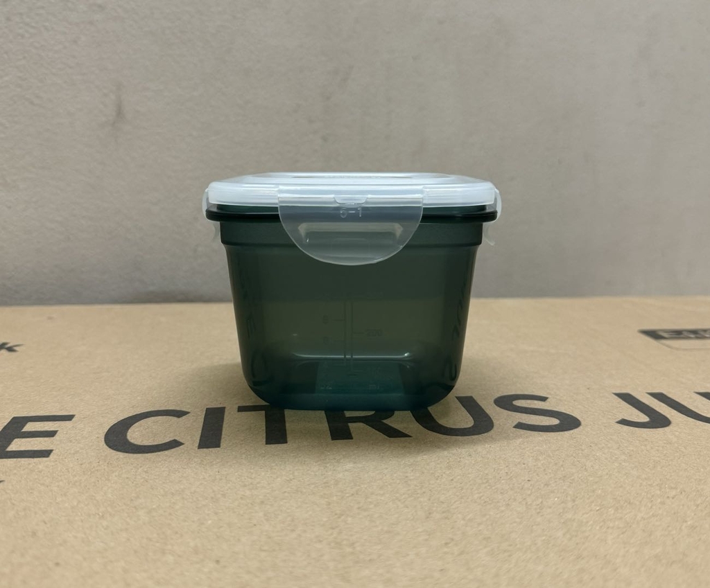 Hộp nhựa bảo quản thực phẩm LocknLock HSM8220