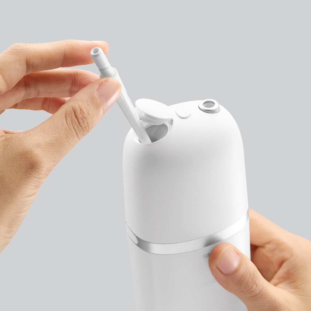 Máy tăm nước không dây LocknLock ENR146WHT - Hàng chính hãng, dung tích 190ml, 4 chế độ vệ sinh, 3 loại đầu tăm - JoyMall