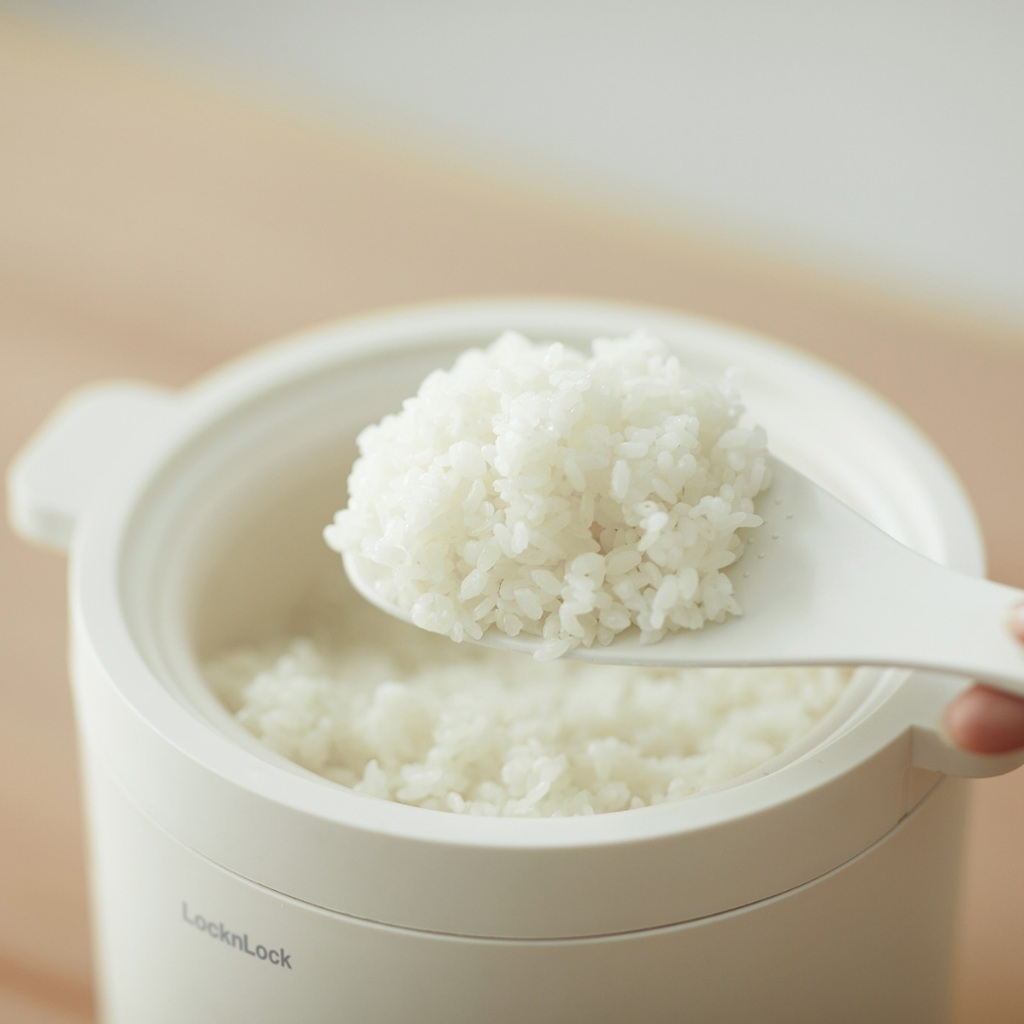 Nồi cơm điện mini 0.6L Bianco LocknLock EJR314IVY, Hàng chính hãng, Đa chức năng, Phủ men sứ, Nấu nhanh - JoyMall