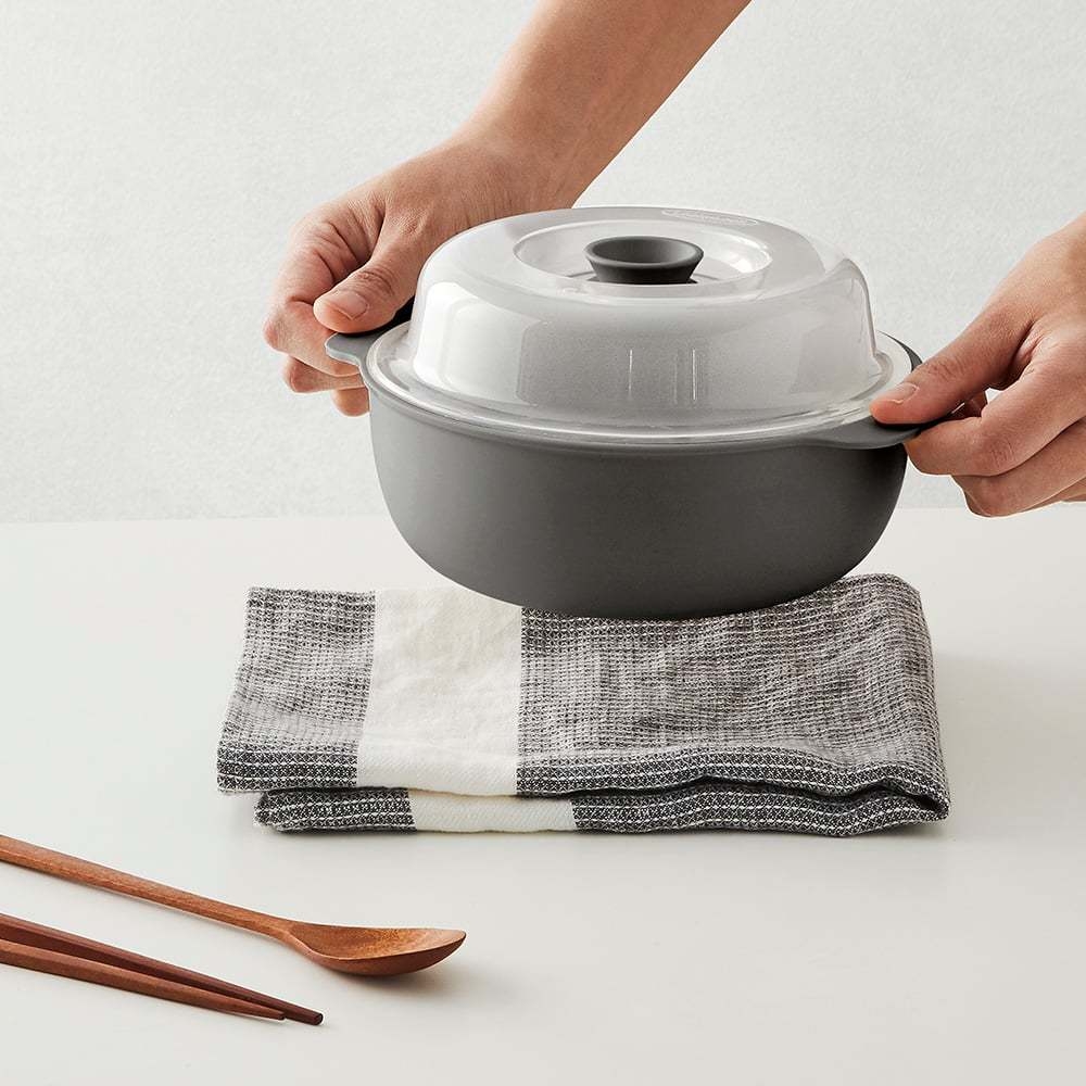 Nồi Hấp Trong Lò Vi Sóng LocknLock 1.2L Màu Xám LMW123, Hàng chính hãng, nhựa PP an toàn, tay cầm tiện lợi - JoyMall