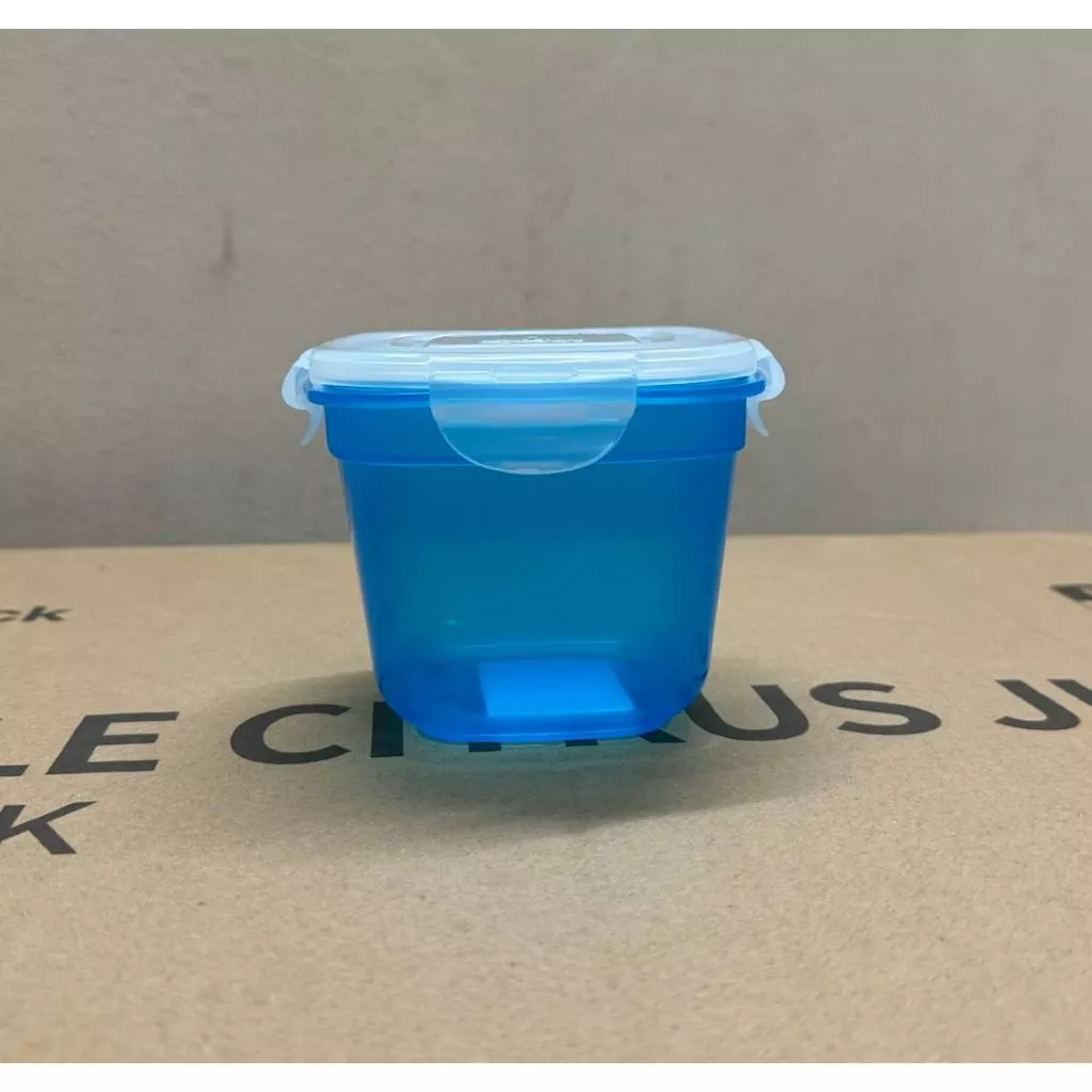 Hộp nhựa bảo quản thực phẩm LocknLock HSM8220