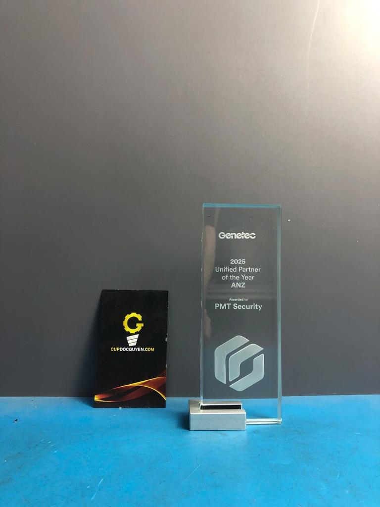 cup-vinh-danh-doi-tac