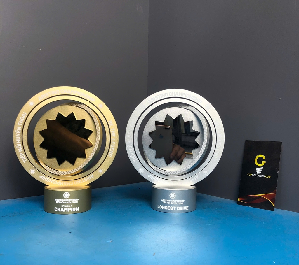 Cup-vinh-danh-ma-vang-bac-giai-golf