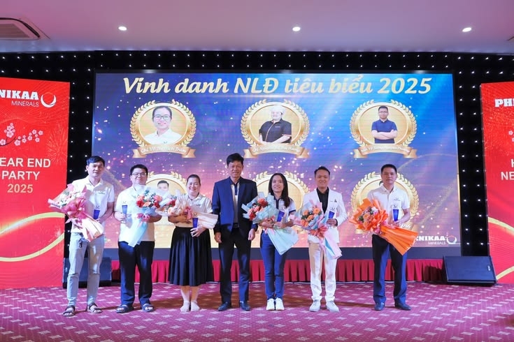 ghi-nhan-thanh-tich-nhan-vien