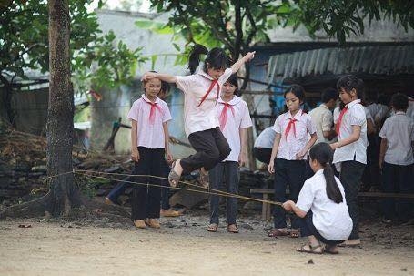 nhảy dây giúp trẻ phát triển chiều cao