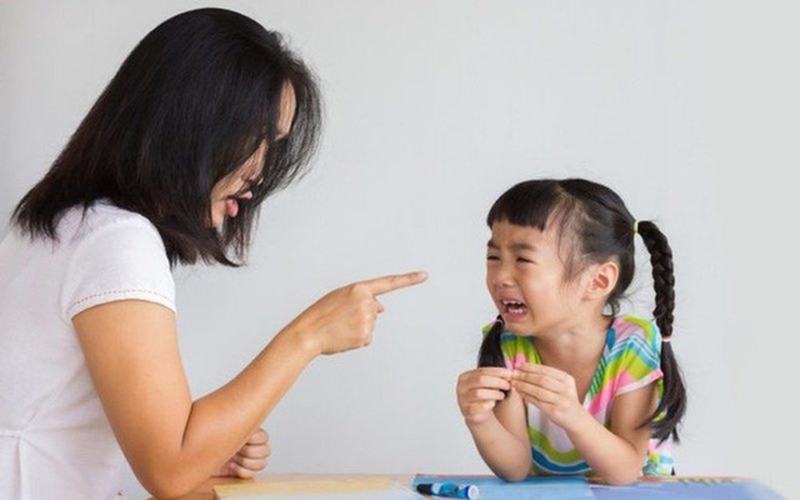 Nên gây áp lực cho con từ lớp 1 ?