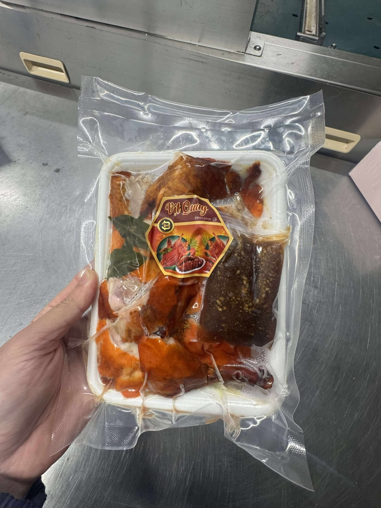 Vịt Quay Kèm Nước Chấm - 焼き家鴨